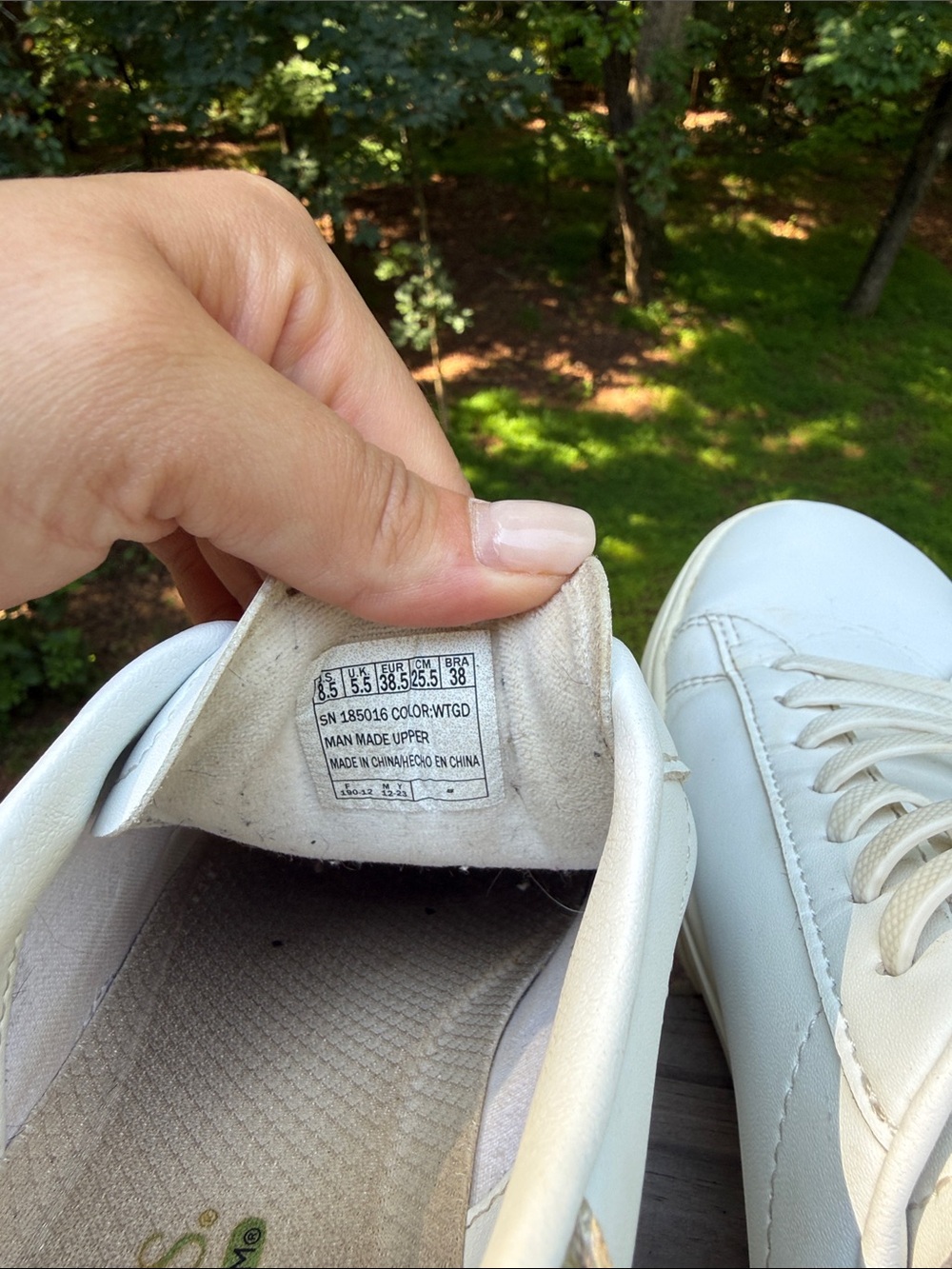 Classic Women's Low-Top Sneakers in White with Gold Accents - Picture 5 of 5